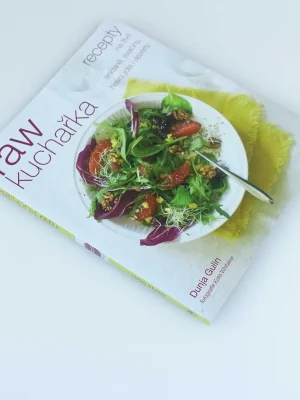 RAW kuchařka – Recepty na živé snídaně, svačiny, hlavní jídla i dezerty Víkendová Akce